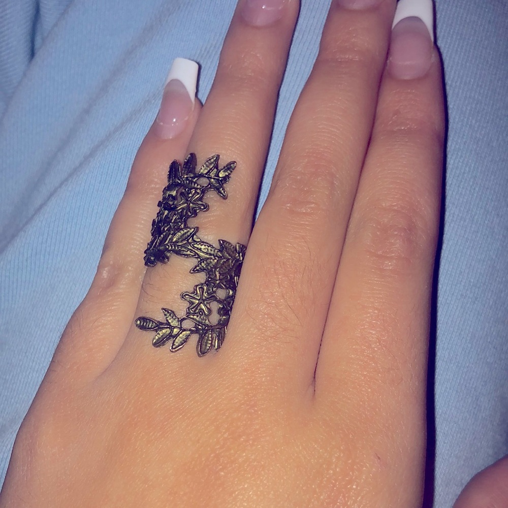 Thrifted Leaf vine ring